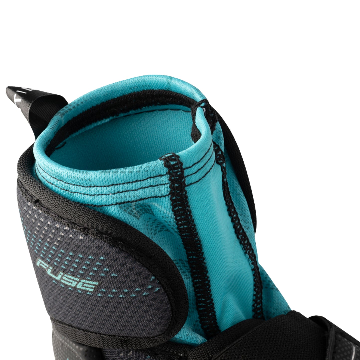 A photo of the Bauer Supreme Fuse Youth Elbow Pads in colour black and blue.