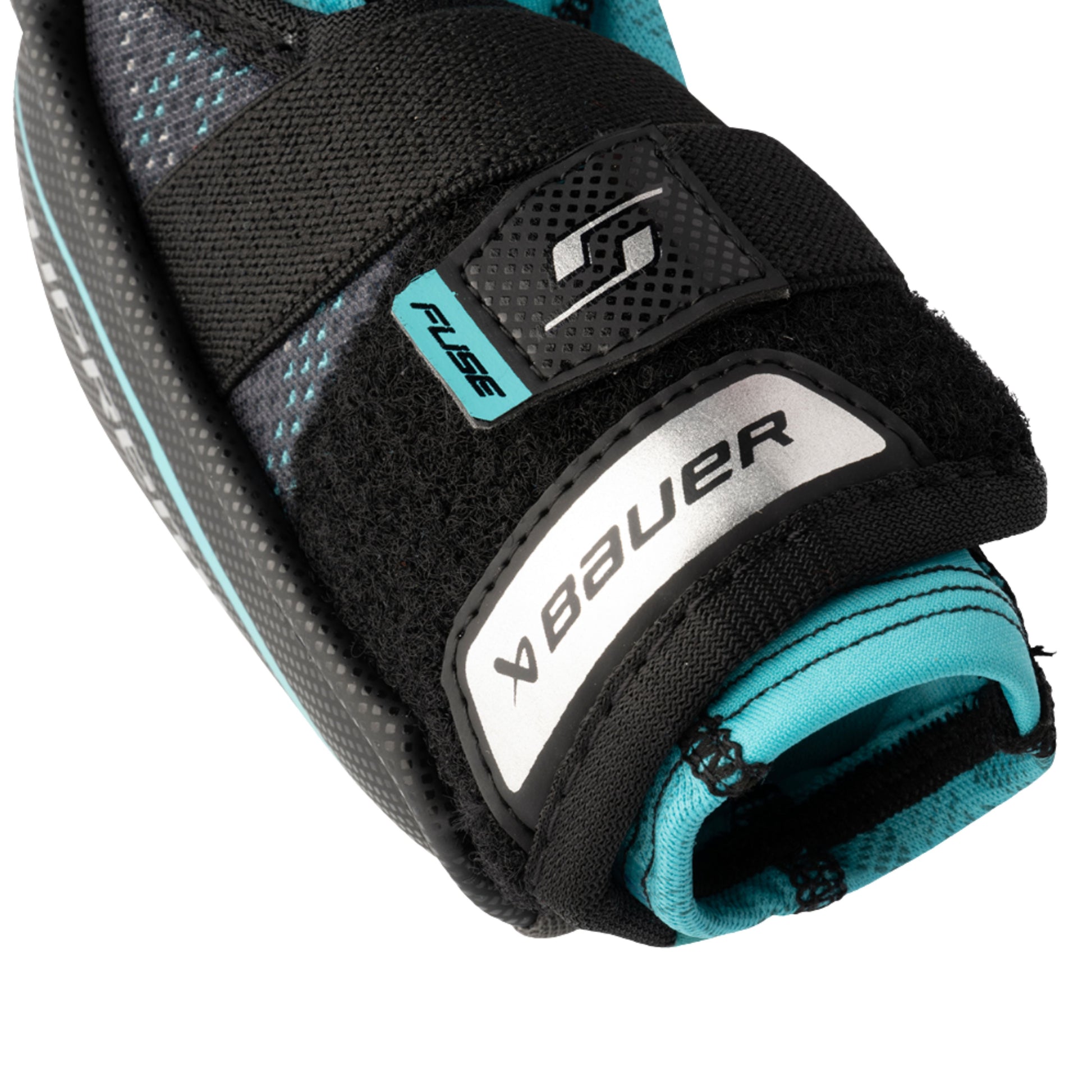 A photo of the Bauer Supreme Fuse Youth Elbow Pads in colour black and blue.