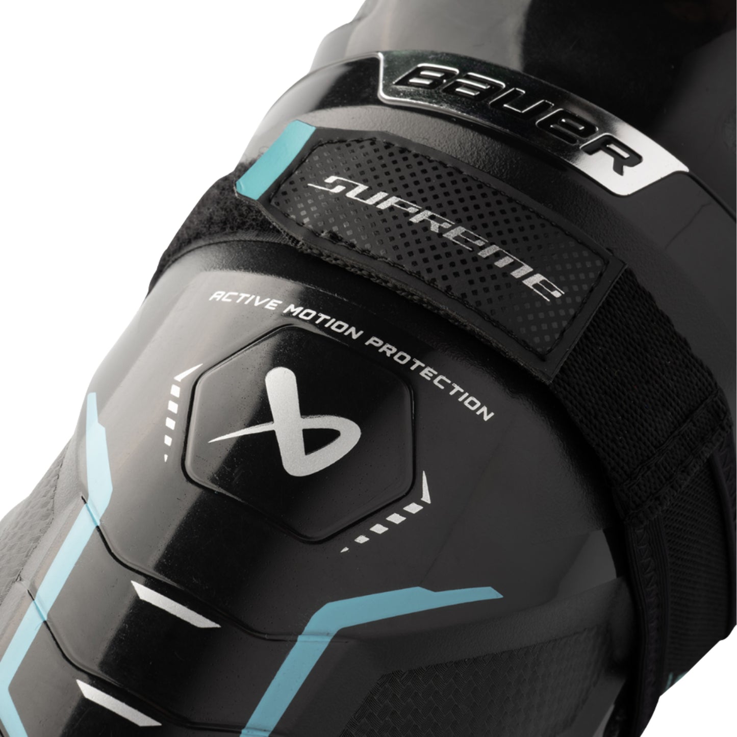 A photo of the Bauer Supreme Fuse Youth Shin Guard in colour black and blue.