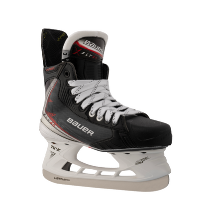 A photo of the Bauer Vapor FLY40 Junior Hockey Skates in colour black and red.