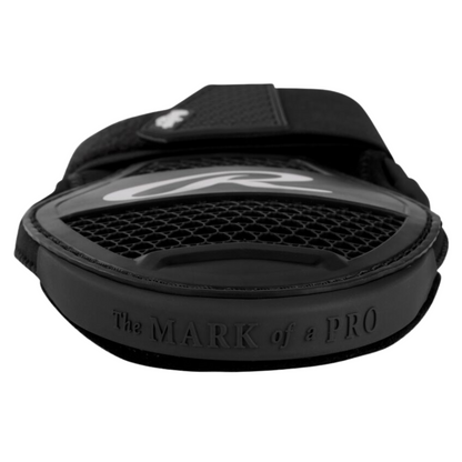 A photo of the Rawlings Sliding Mitt in colour black.