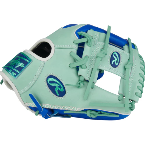 A photo of the Rawlings Pro Preferred 11.5" Baseball Glove in colour mint and blue.