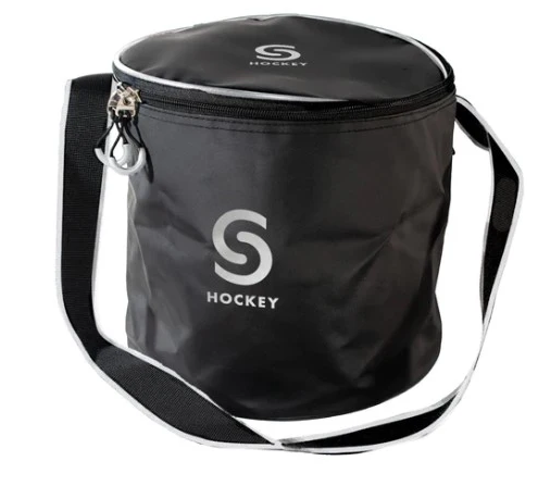 A photo of the Powertek BlackEdge Puck Bag in colour black.