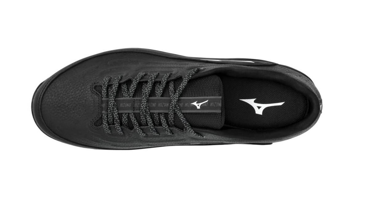 A photo of the Mizuno Ambition 3 BB Low All Surface in colour black and white. Top down profile.