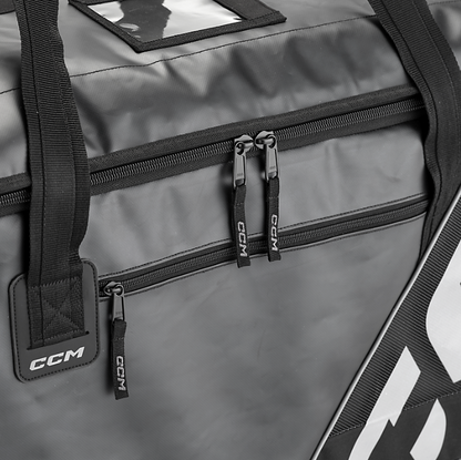 A photo of the Bauer Elite Player Carry Bag in colour black and white.